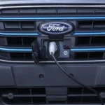 CHARGE lease-ford-etransit-van-detail-view