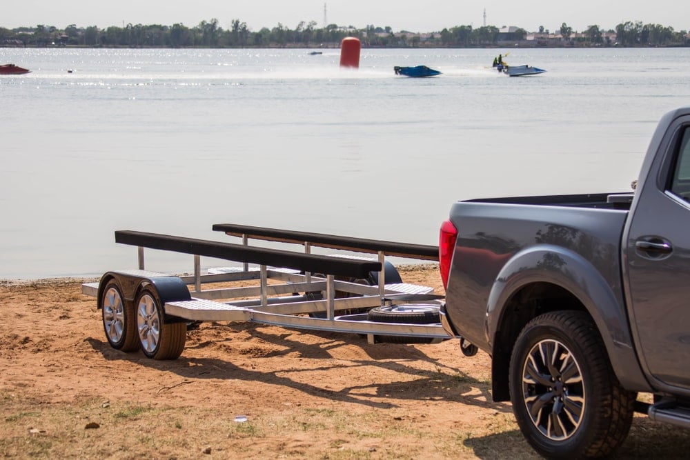 Pickup truck with a tow bar