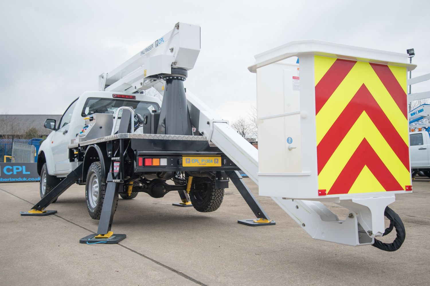 Isuzu D-Max utility cherry picker truck