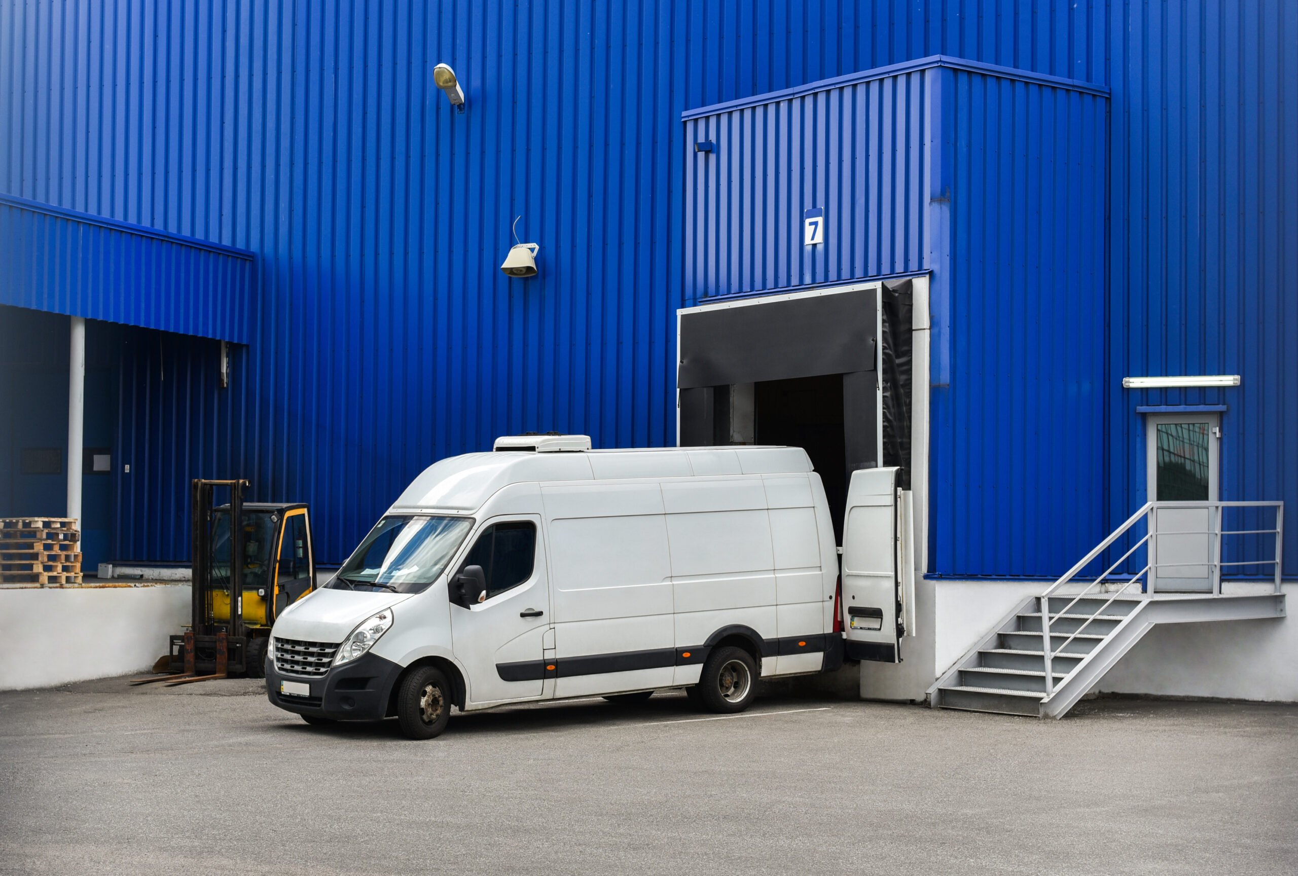 Refrigerated Van - Unloading