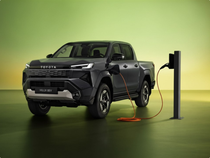 TOYOTA HILUX EV